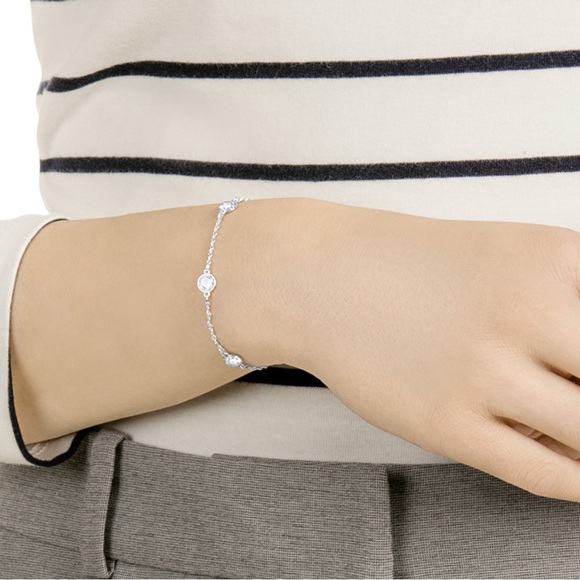 Swarovski Station Crystals Remix Collection Brand New - Picture 2 of 8